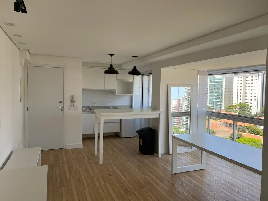 Foto 1 de Apartamento com 1 Quarto para alugar, 34m² em Campo Belo, São Paulo