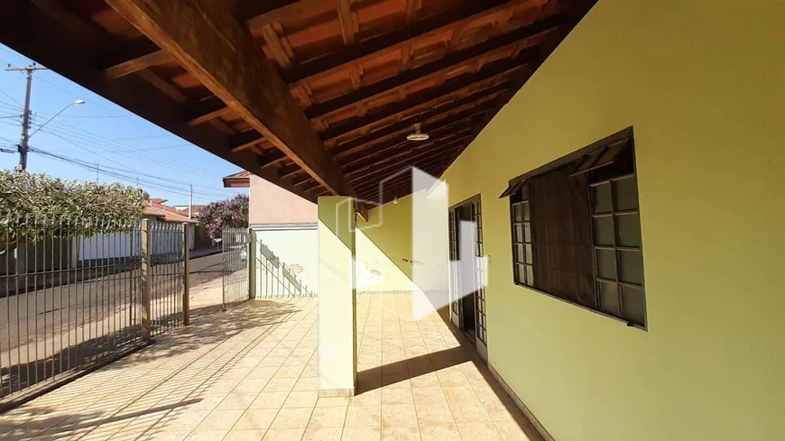 Foto 1 de Casa com 3 Quartos à venda, 200m² em , Bariri