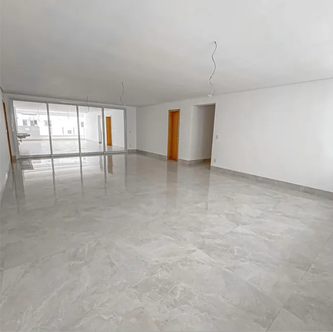 Foto 1 de Apartamento com 4 Quartos à venda, 260m² em Setor Marista, Goiânia