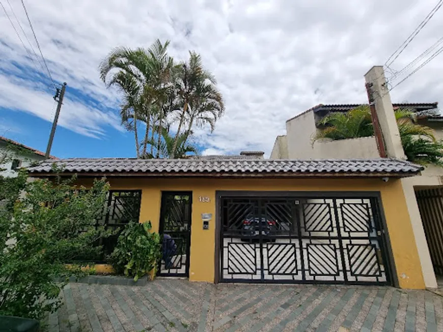 Foto 1 de Sobrado com 2 Quartos para venda ou aluguel, 256m² em Dos Casa, São Bernardo do Campo