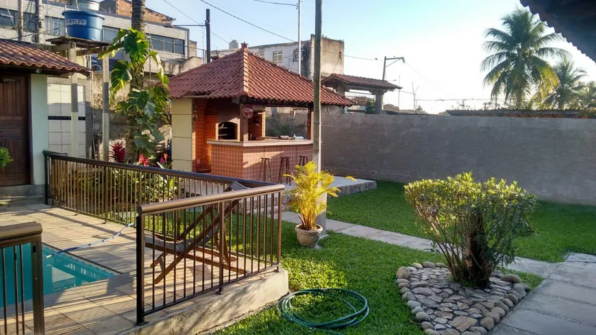 Foto 1 de Casa com 3 Quartos à venda, 300m² em Laranjal, São Gonçalo