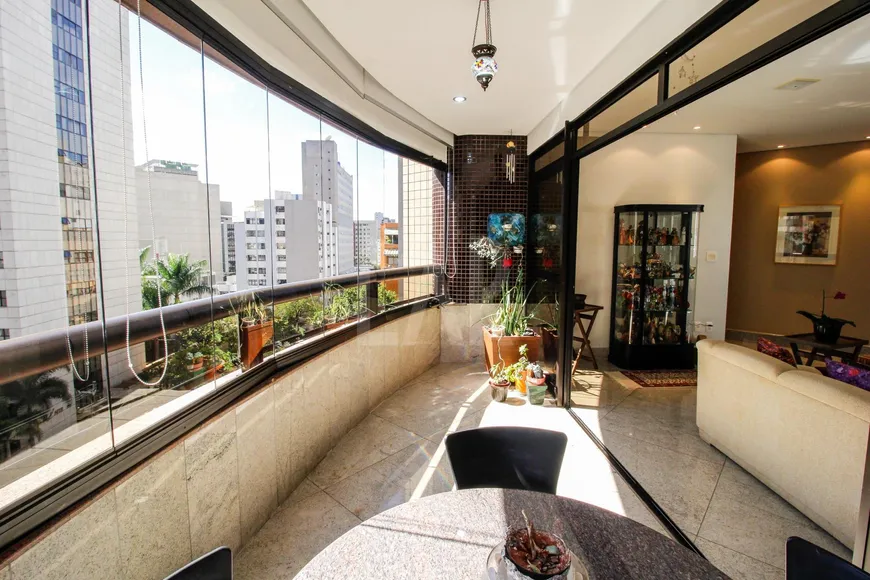 Foto 1 de Apartamento com 4 Quartos à venda, 210m² em Funcionários, Belo Horizonte