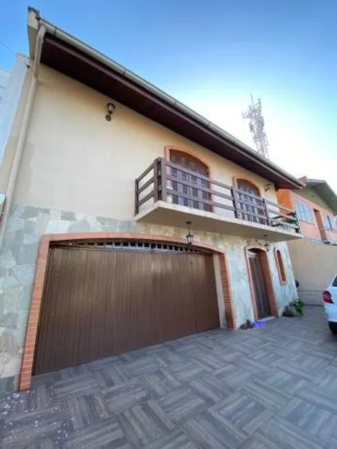 Foto 1 de Casa com 4 Quartos à venda, 228m² em Panazzolo, Caxias do Sul