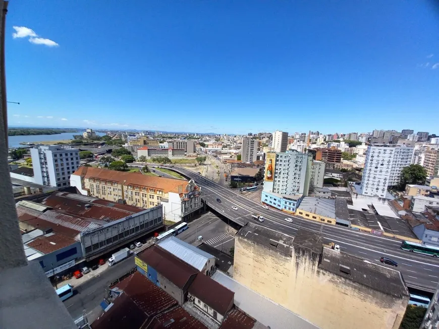 Foto 1 de Apartamento com 3 Quartos à venda, 79m² em Centro Histórico, Porto Alegre