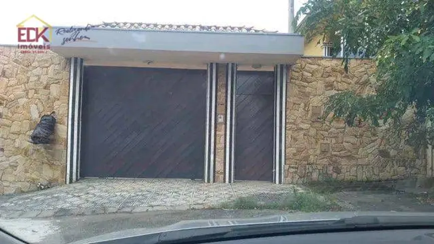 Foto 1 de Sobrado com 6 Quartos à venda, 553m² em Vila Jaboticabeira, Taubaté