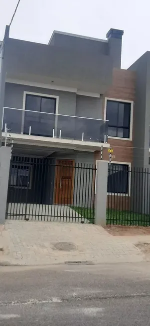 Foto 1 de Sobrado com 3 Quartos à venda, 115m² em Uberaba, Curitiba