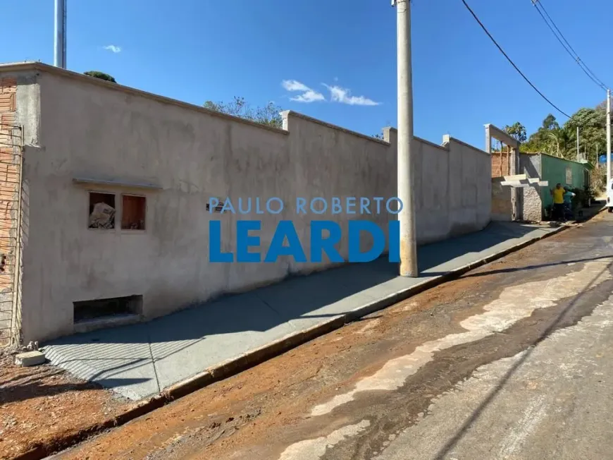 Foto 1 de Fazenda/Sítio com 3 Quartos à venda, 150m² em Zona Rural, Poços de Caldas