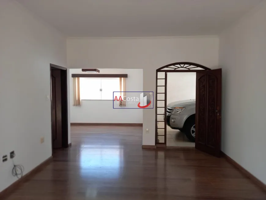 Foto 1 de Casa com 3 Quartos à venda, 320m² em São Joaquim, Franca