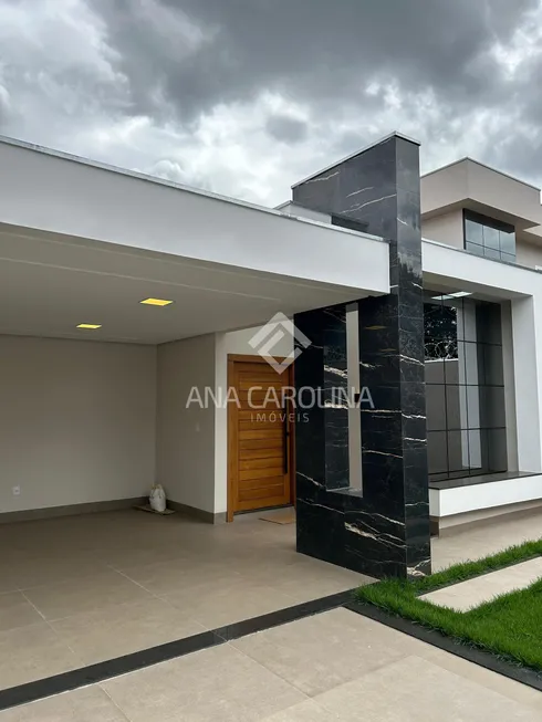 Foto 1 de Casa com 3 Quartos à venda, 360m² em Morada da Serra, Montes Claros