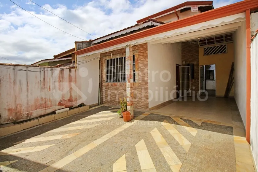Foto 1 de Casa com 3 Quartos à venda, 180m² em Jardim Peruibe , Peruíbe