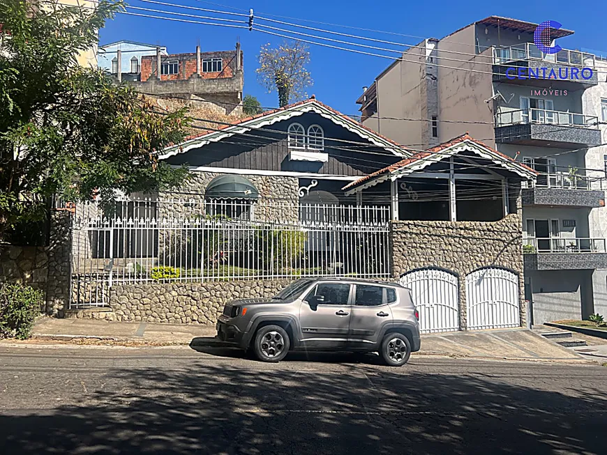 Foto 1 de Casa com 5 Quartos à venda, 326m² em Bom Pastor, Juiz de Fora