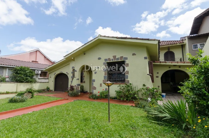 Foto 1 de Casa com 5 Quartos à venda, 316m² em Vila Assunção, Porto Alegre