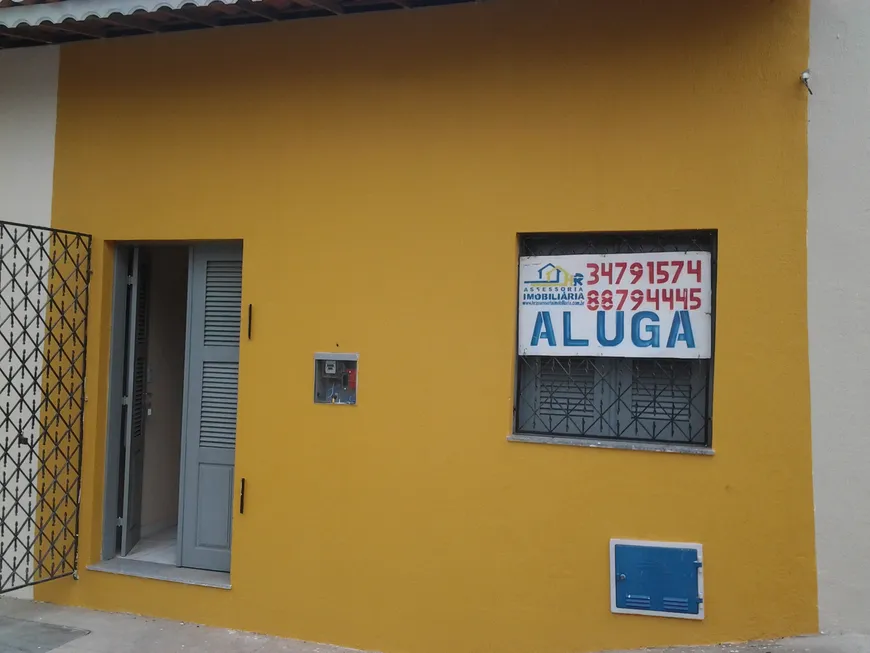 Foto 1 de Casa com 2 Quartos para alugar, 60m² em Quintino Cunha, Fortaleza