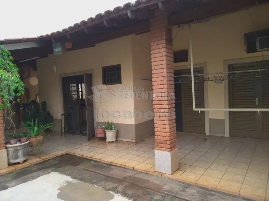 Foto 1 de Casa com 3 Quartos à venda, 306m² em Jardim Municipal, São José do Rio Preto