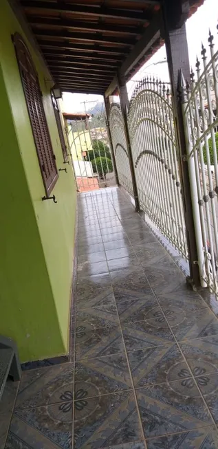 Foto 1 de Casa com 7 Quartos à venda, 200m² em Independência, Belo Horizonte