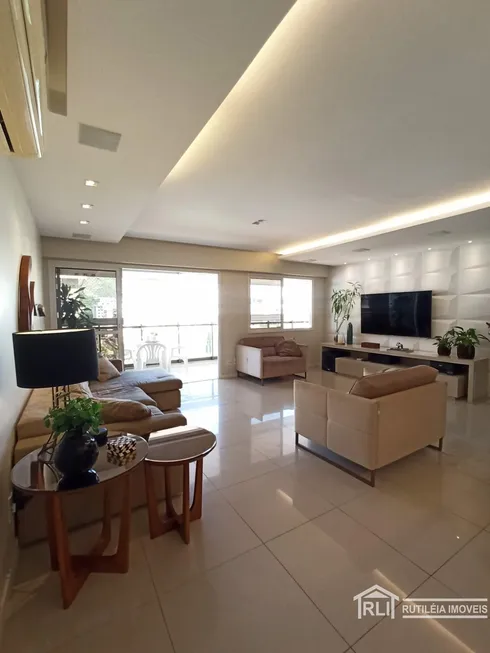 Foto 1 de Apartamento com 3 Quartos à venda, 154m² em Charitas, Niterói