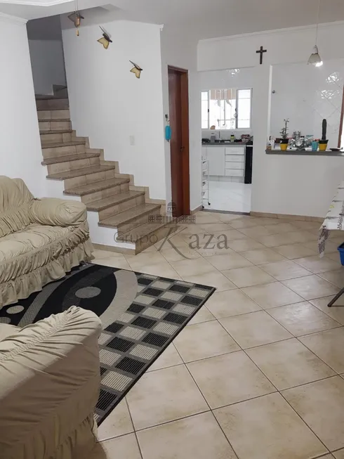 Foto 1 de Sobrado com 3 Quartos à venda, 120m² em Jardim Altos de Santana I, Jacareí