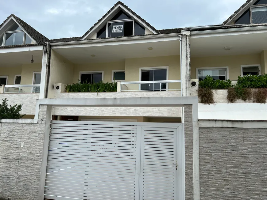 Foto 1 de Casa de Condomínio com 4 Quartos à venda, 190m² em Recreio Dos Bandeirantes, Rio de Janeiro