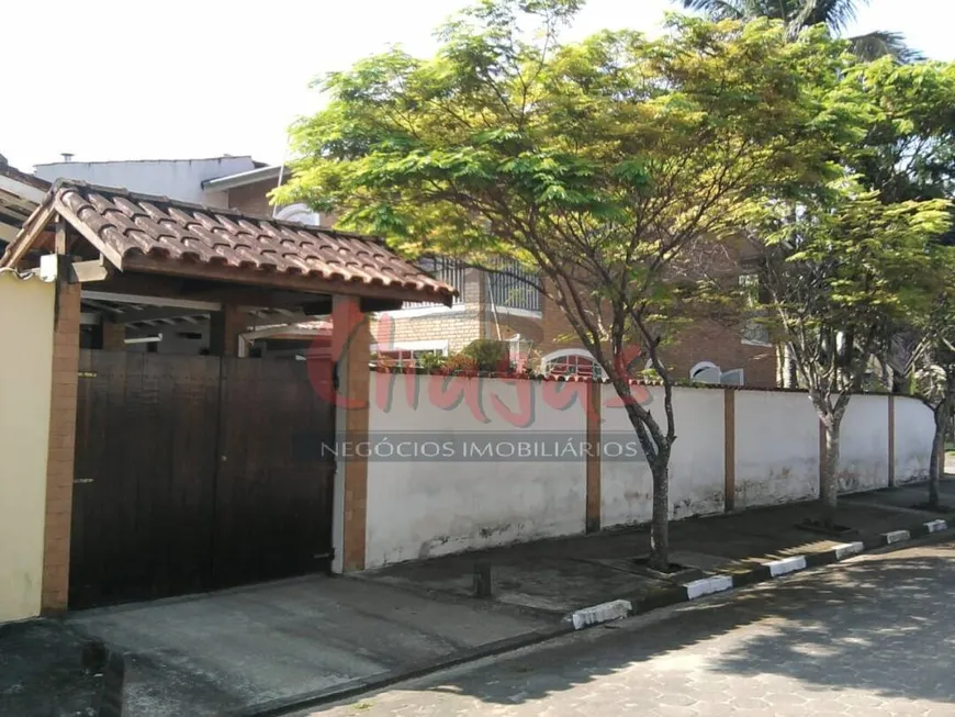 Foto 1 de Sobrado com 4 Quartos à venda, 170m² em Cocanha, Caraguatatuba