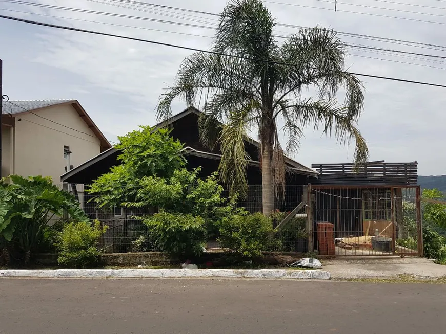 Foto 1 de Lote/Terreno à venda, 312m² em Floresta, Gramado