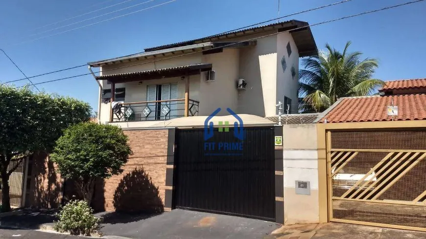 Foto 1 de Sobrado com 3 Quartos à venda, 290m² em Jardim São Marcos, São José do Rio Preto