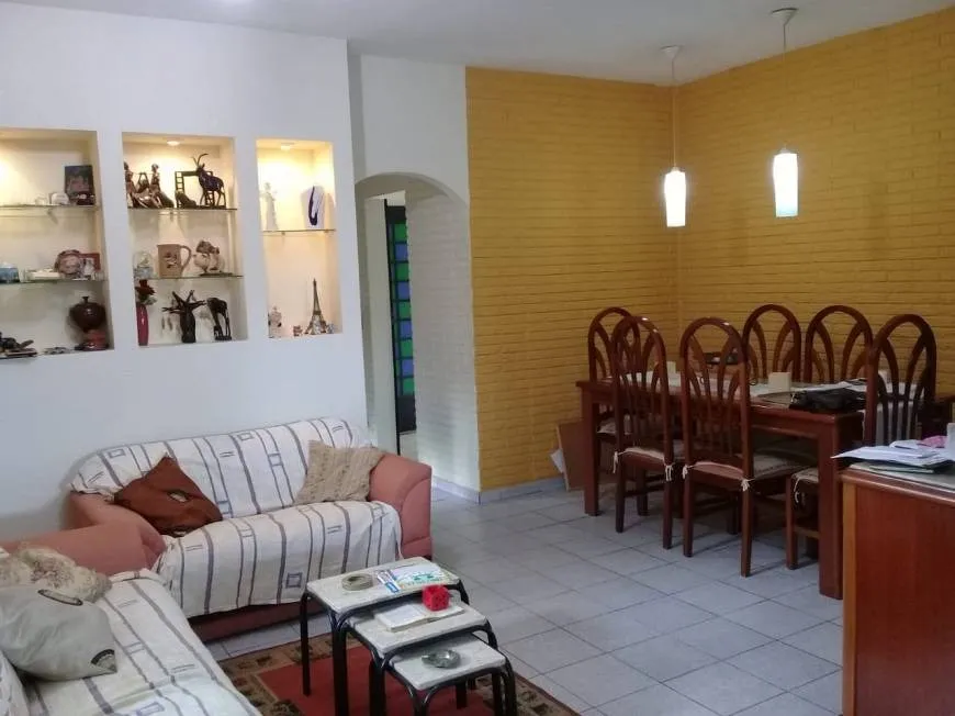 Foto 1 de Casa com 5 Quartos à venda, 120m² em Santa Terezinha, Belo Horizonte