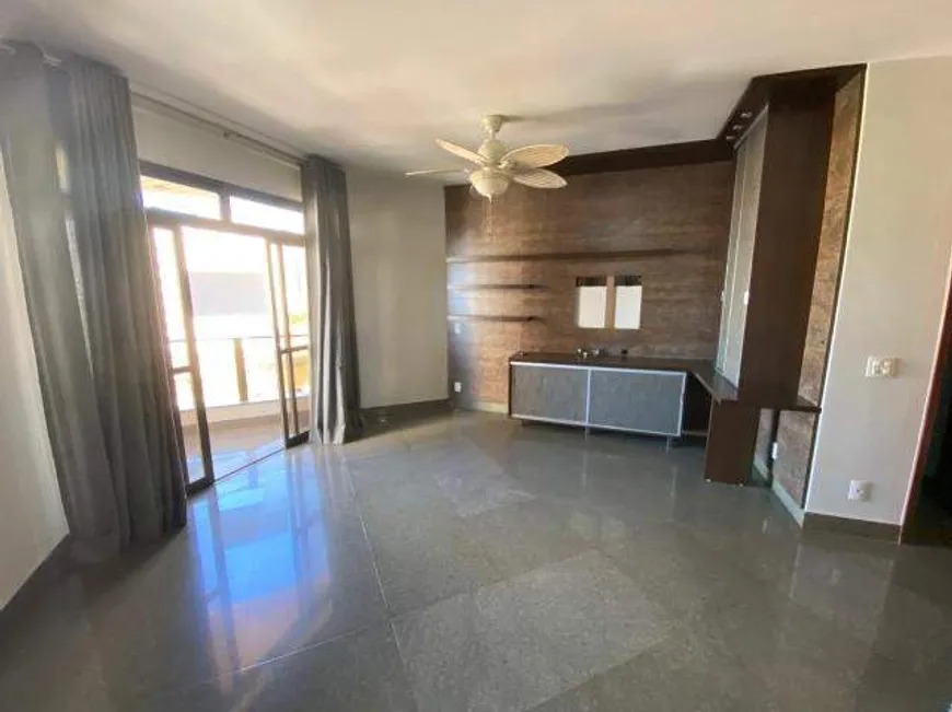 Foto 1 de Apartamento com 4 Quartos à venda, 225m² em Osvaldo Rezende, Uberlândia