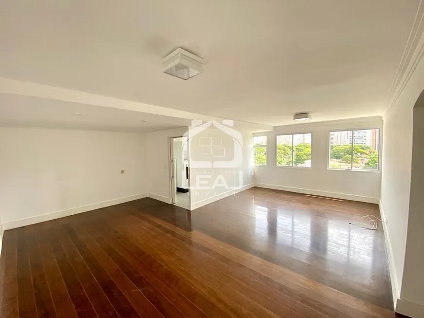 Foto 1 de Apartamento com 3 Quartos à venda, 140m² em Moema, São Paulo