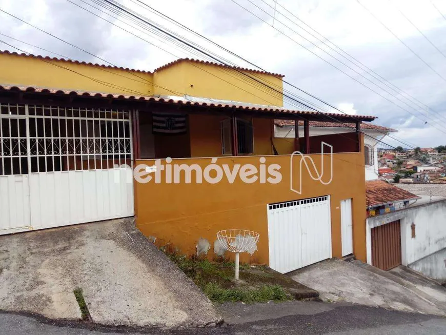 Foto 1 de Casa com 5 Quartos à venda, 240m² em Nazaré, Belo Horizonte