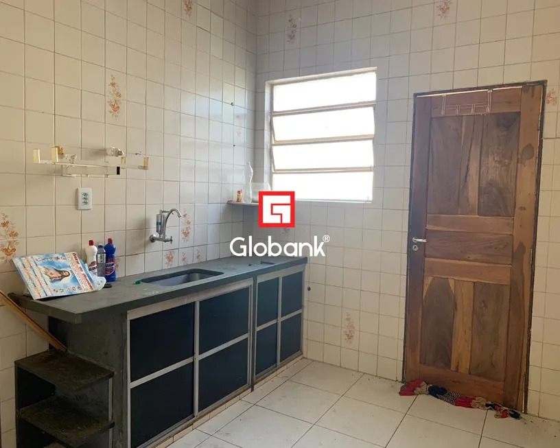 Foto 1 de Casa com 5 Quartos à venda, 202m² em Vila Guilhermina, Montes Claros