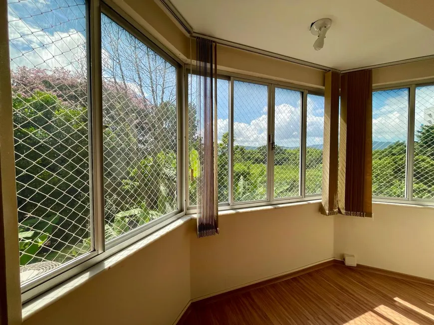 Foto 1 de Apartamento com 4 Quartos à venda, 105m² em Coqueiros, Florianópolis