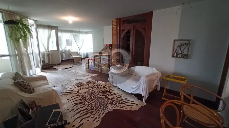 Foto 1 de Apartamento com 3 Quartos à venda, 147m² em Centro, Florianópolis