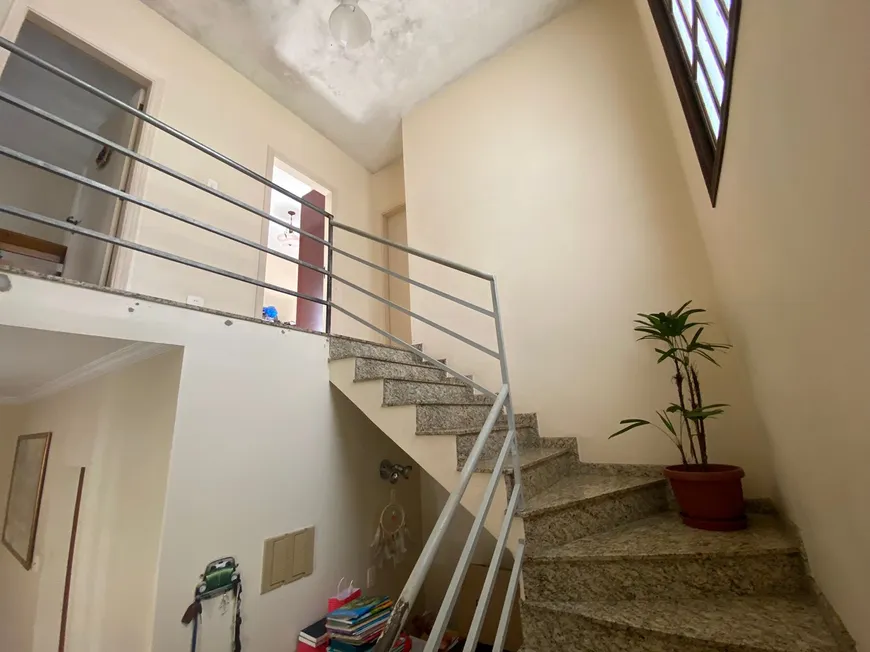 Foto 1 de Casa com 5 Quartos para alugar, 240m² em Ponta da Praia, Santos