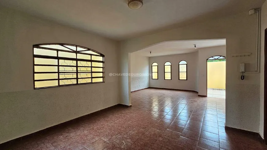 Foto 1 de Casa com 4 Quartos à venda, 218m² em Olinda, Uberaba