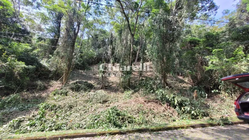 Foto 1 de Lote/Terreno à venda, 408m² em Piratininga, Niterói