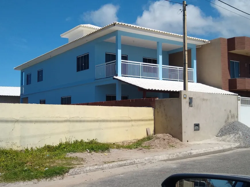 Foto 1 de Sobrado com 4 Quartos à venda, 400m² em Unamar, Cabo Frio