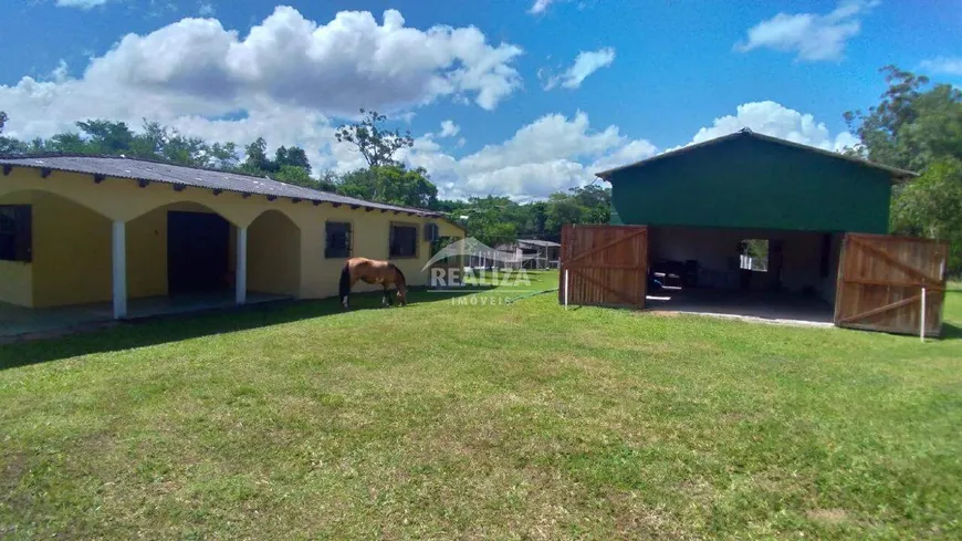 Foto 1 de Fazenda/Sítio com 4 Quartos à venda, 300m² em Fiuza, Viamão