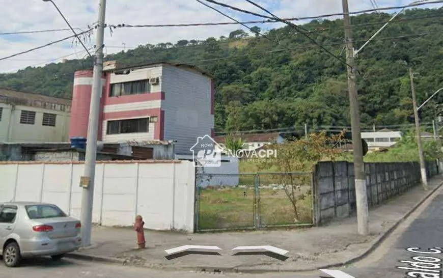 Foto 1 de Lote/Terreno à venda, 1800m² em Chico de Paula, Santos