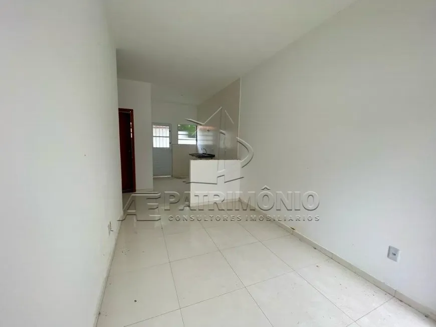 Foto 1 de Casa com 2 Quartos à venda, 48m² em Jardim Santa Helena, Salto de Pirapora