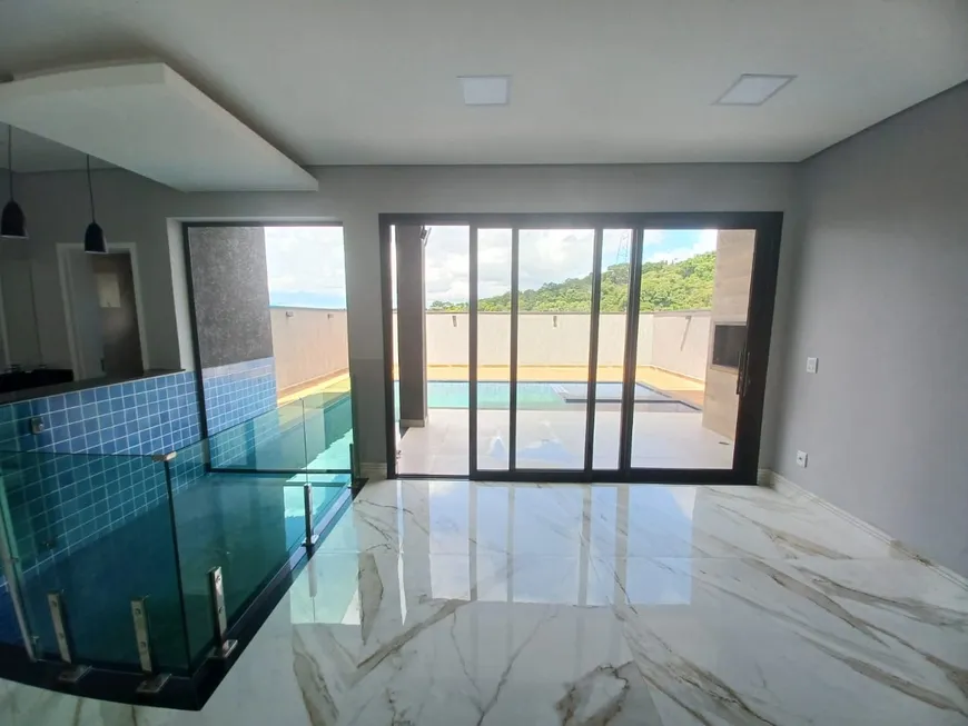 Foto 1 de Casa com 3 Quartos à venda, 250m² em Chácara Roselândia, Cotia