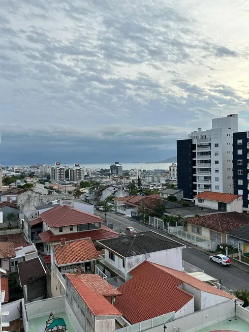 Foto 1 de Apartamento com 2 Quartos à venda, 70m² em Estreito, Florianópolis