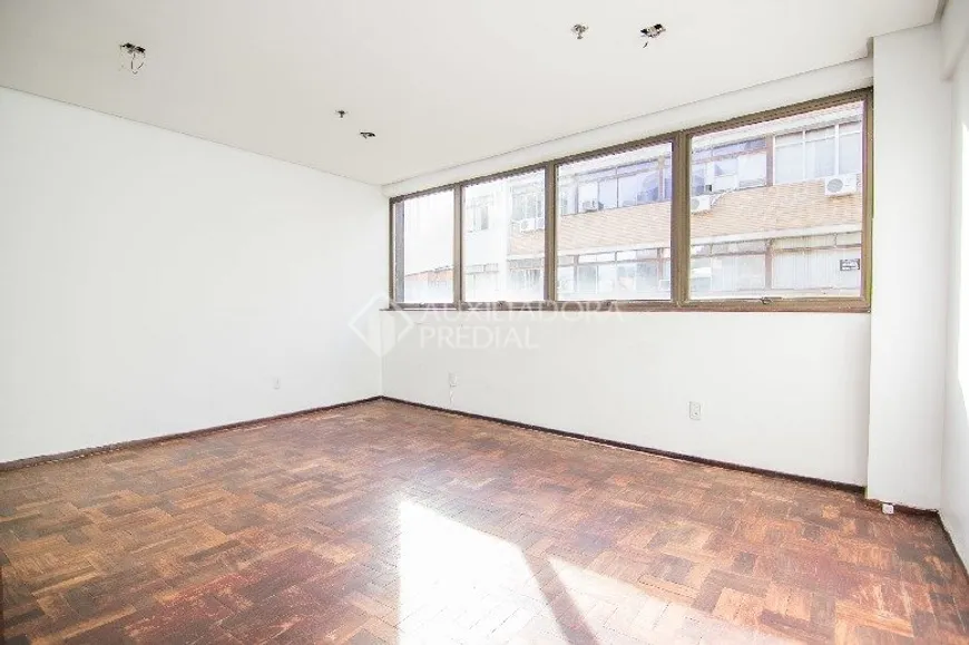 Foto 1 de Sala Comercial para alugar, 36m² em Centro Histórico, Porto Alegre