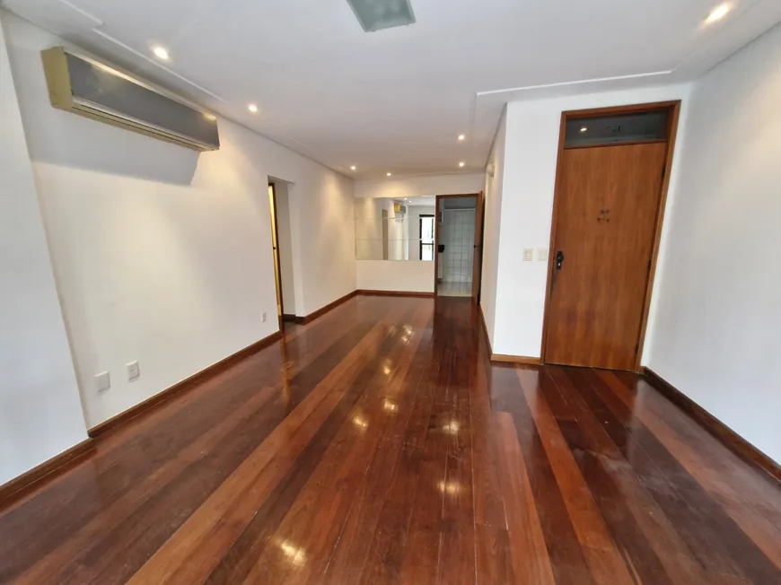 Foto 1 de Apartamento com 3 Quartos para alugar, 110m² em Candeal, Salvador