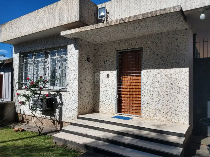 Foto 1 de Casa com 3 Quartos à venda, 83m² em Camaquã, Porto Alegre