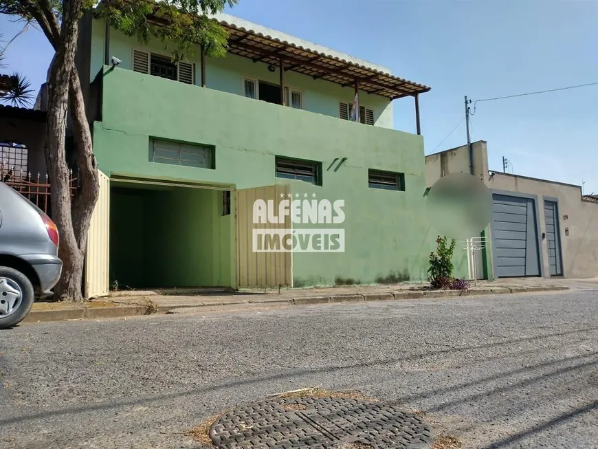 Foto 1 de Casa com 2 Quartos à venda, 130m² em Alvorada, Contagem