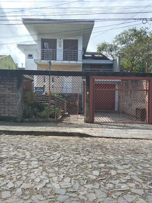 Foto 1 de Sobrado com 3 Quartos à venda, 250m² em Santo André, São Leopoldo
