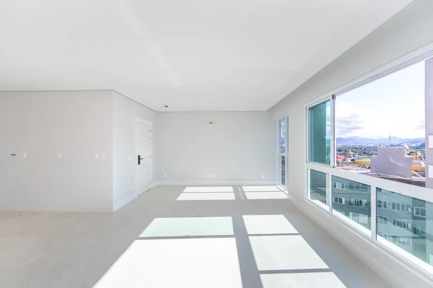 Foto 1 de Apartamento com 4 Quartos à venda, 132m² em Centro, Balneário Camboriú