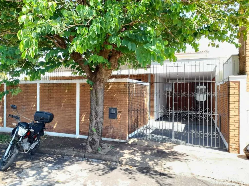 Foto 1 de Casa com 3 Quartos à venda, 175m² em Vila Nossa Senhora do Carmo, Araraquara