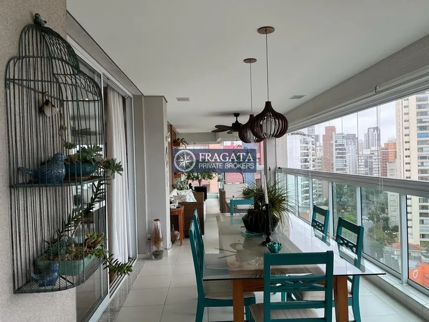 Foto 1 de Apartamento com 3 Quartos à venda, 215m² em Paraíso, São Paulo