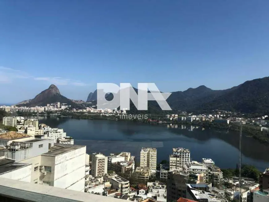 Foto 1 de Apartamento com 3 Quartos à venda, 230m² em Lagoa, Rio de Janeiro